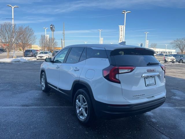 Used 2024 GMC Terrain SLE image 9