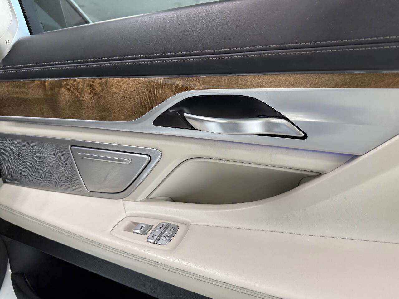 Used 2017 BMW 750i xDrive AWD/4WD image 25