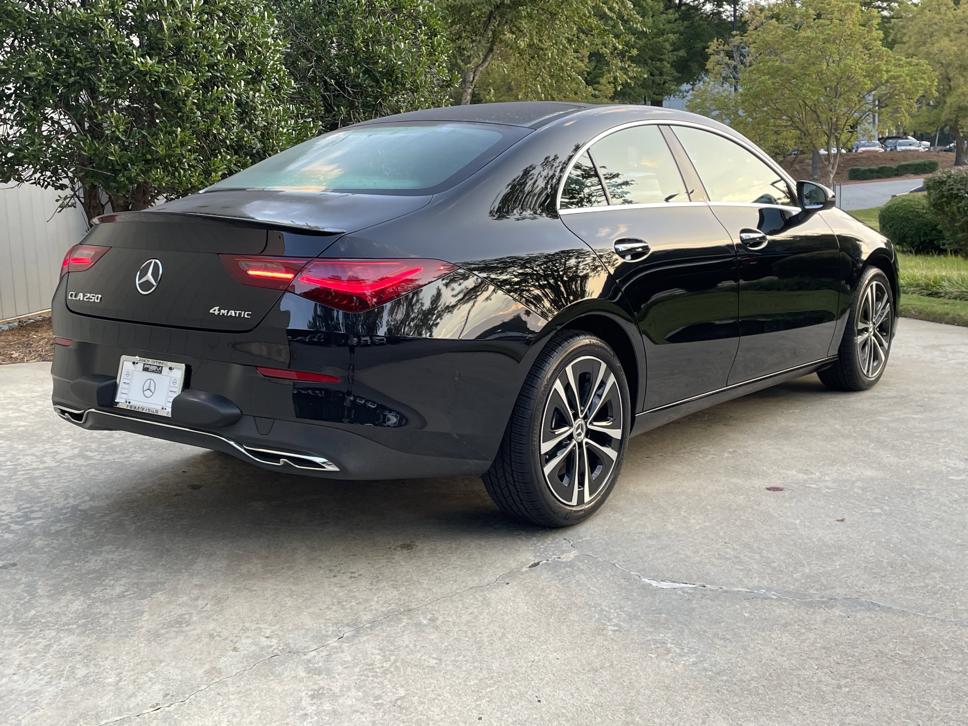 Used 2025 Mercedes-Benz CLA 250 4MATIC w/ Exclusive Package image 6