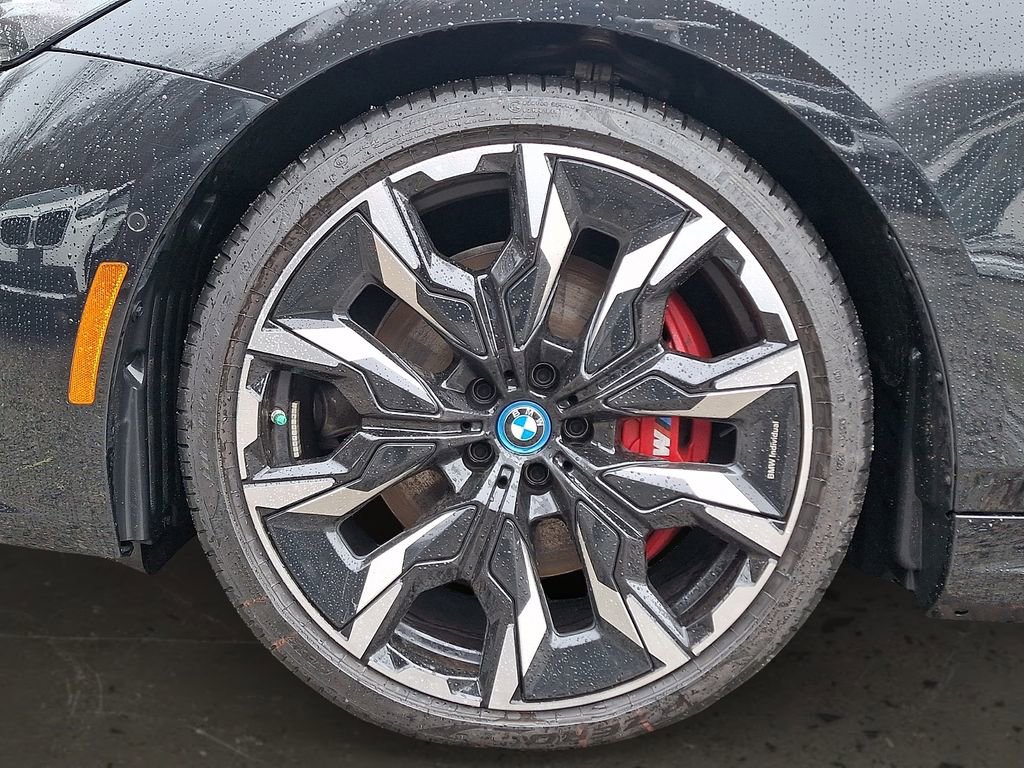 Certified 2025 BMW i5 M60 w/ Executive Package image 9