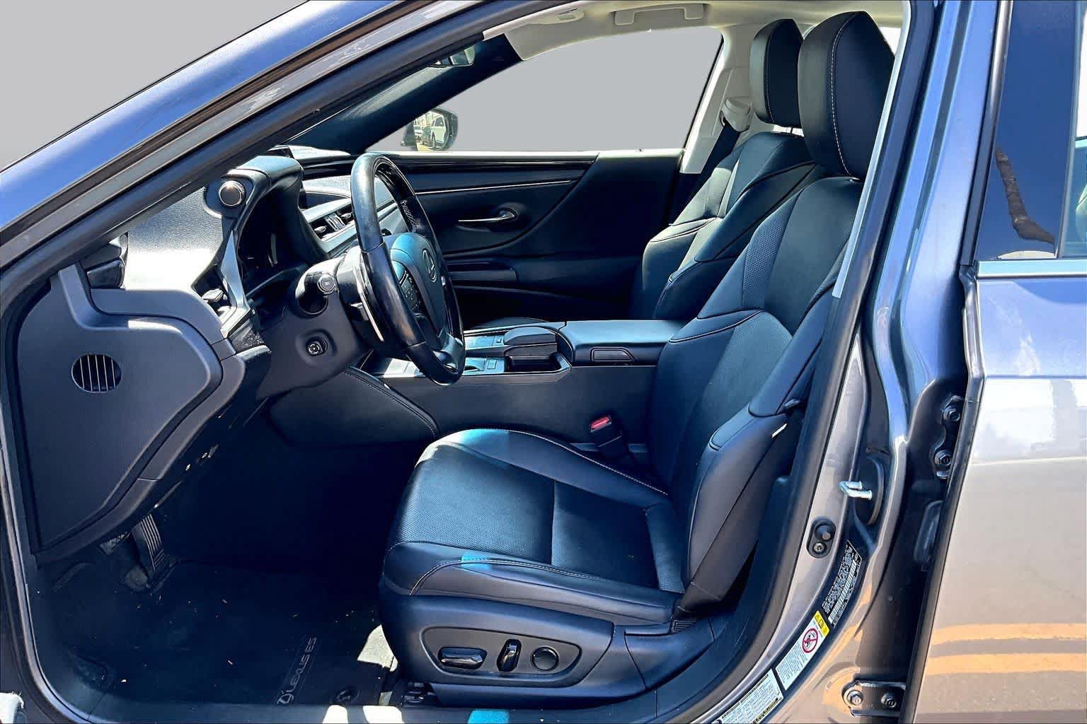 Used 2019 Lexus ES 300h w/ Premium Package FWD image 7