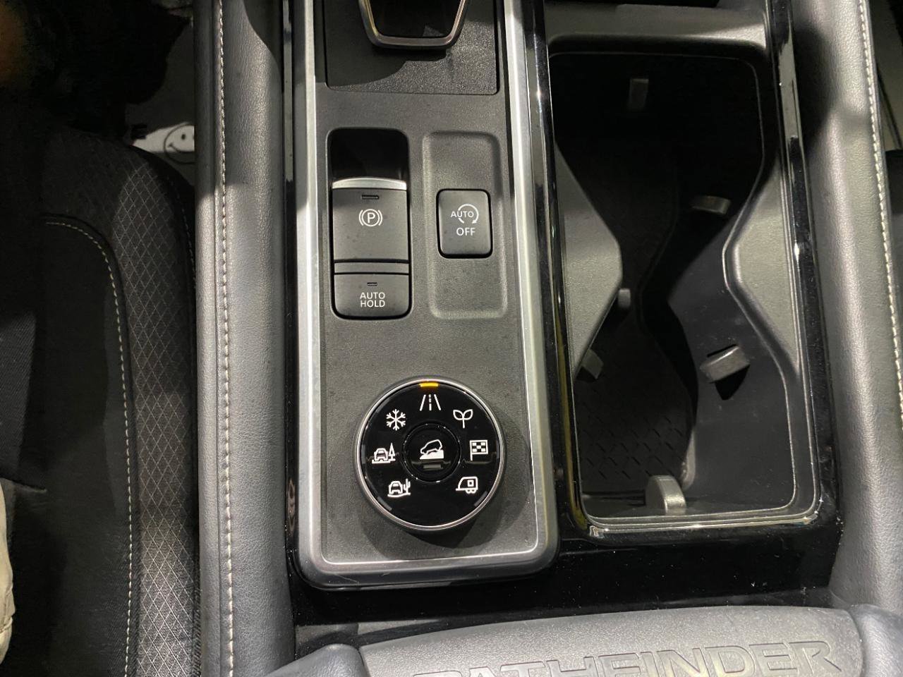 Used 2022 Nissan Pathfinder S image 12