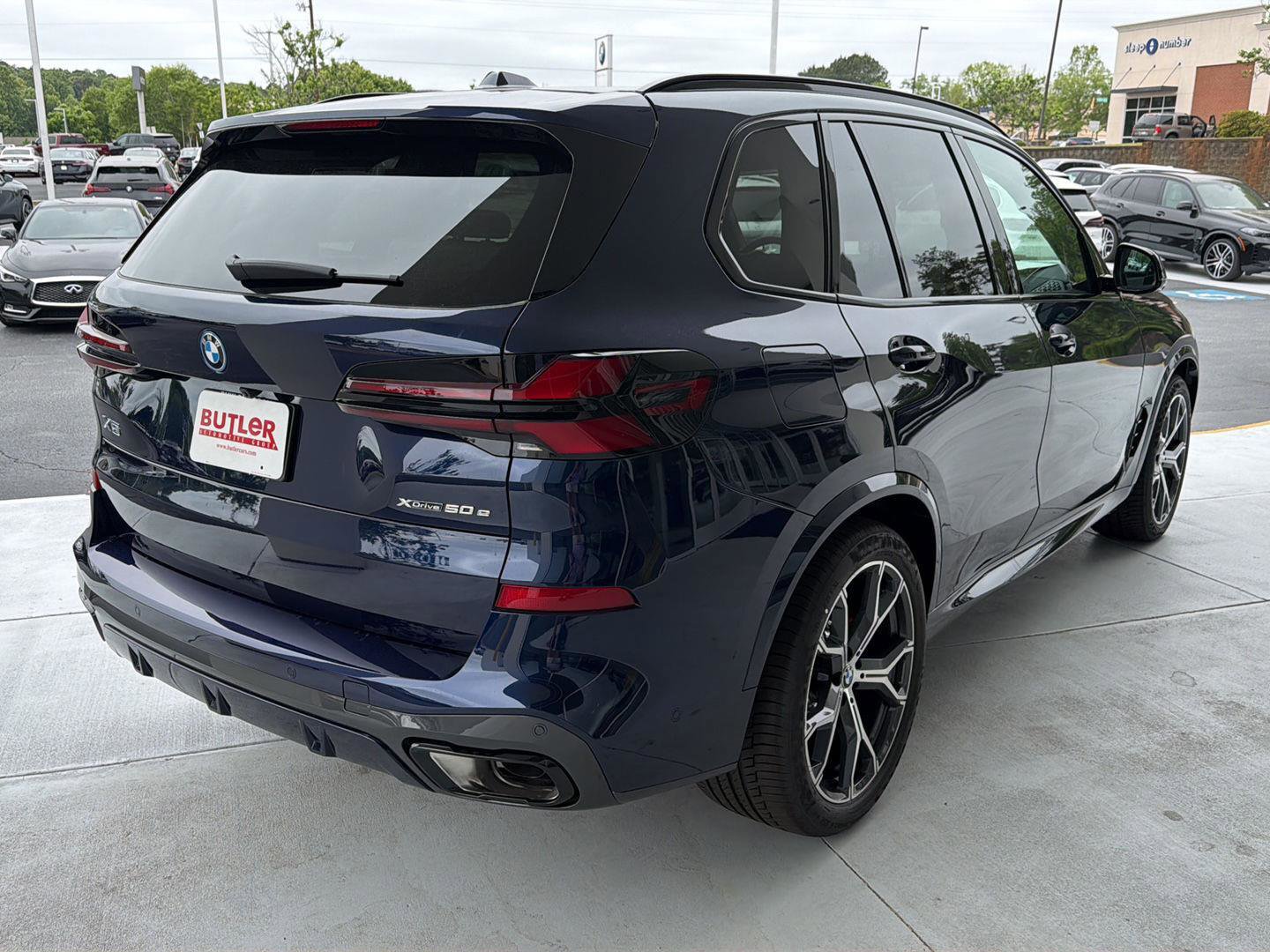 New 2026 BMW X5 xDrive50e w/ M Sport Package AWD/4WD image 6