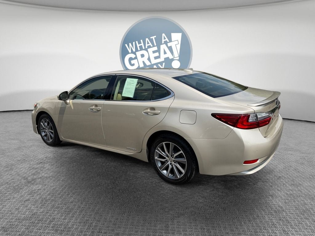 Used 2017 Lexus ES 300h FWD image 6