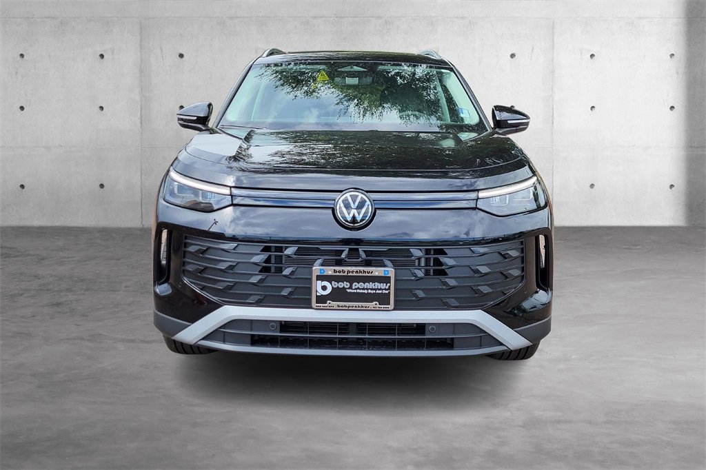 New 2025 Volkswagen Tiguan SE image 25