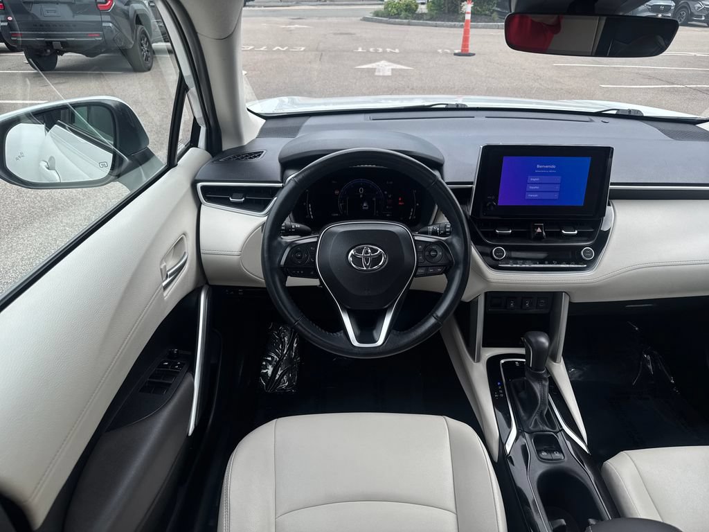 Used 2023 Toyota Corolla Cross XLE w/ Convenience Package AWD/4WD image 13