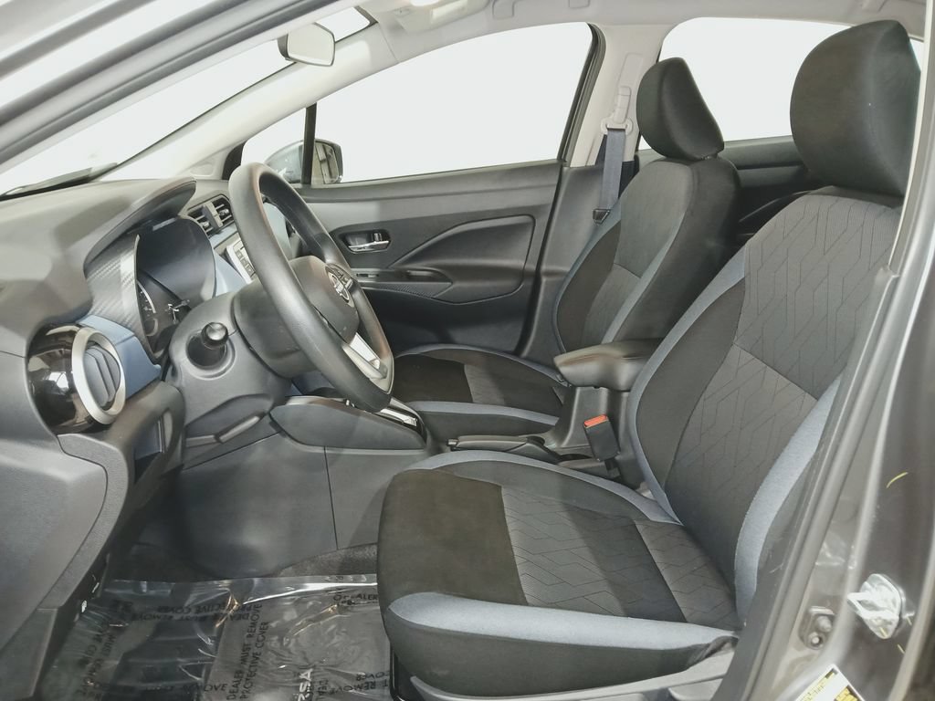 Used 2025 Nissan Versa SV w/ Trunk Package FWD image 9
