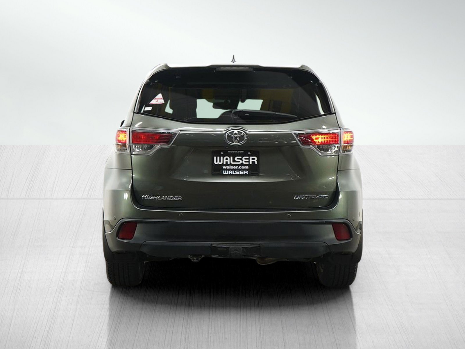 Used 2016 Toyota Highlander Limited Platinum AWD/4WD image 4