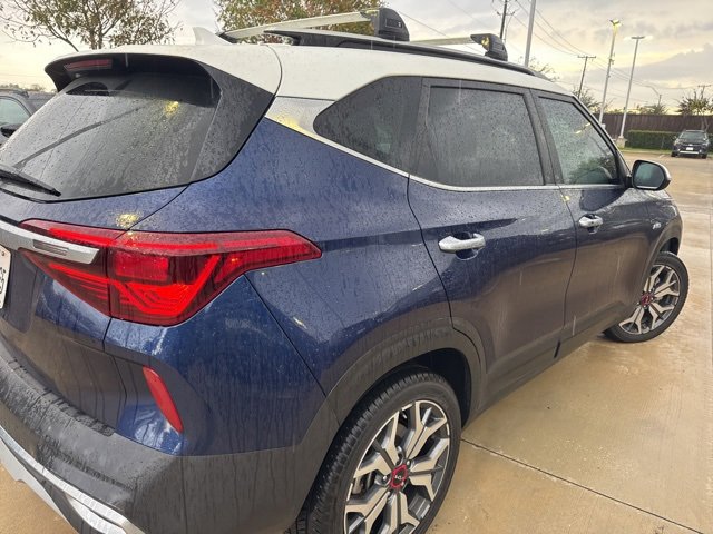 Used 2022 Kia Seltos SX image 2