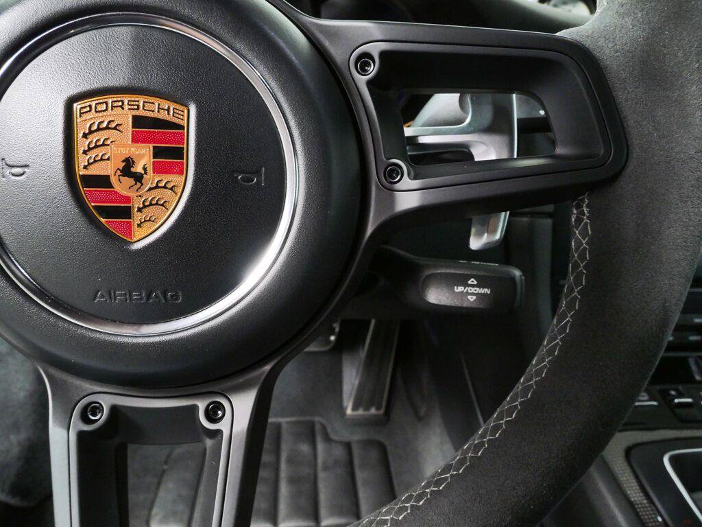 Used 2018 Porsche 911 GT3 RWD image 11