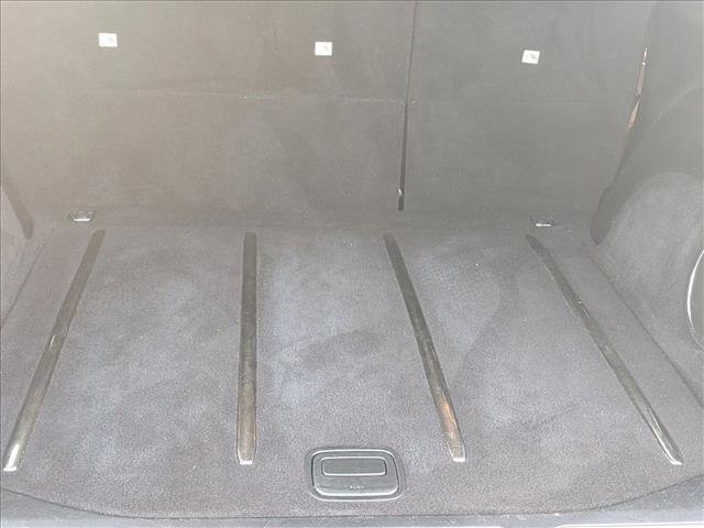 Used 2011 Jeep Grand Cherokee Overland Summit image 6