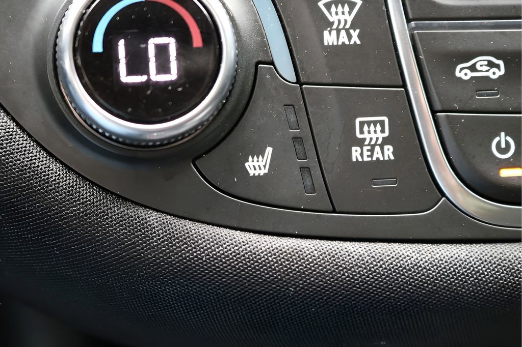 Used 2024 Chevrolet Malibu LT FWD image 22