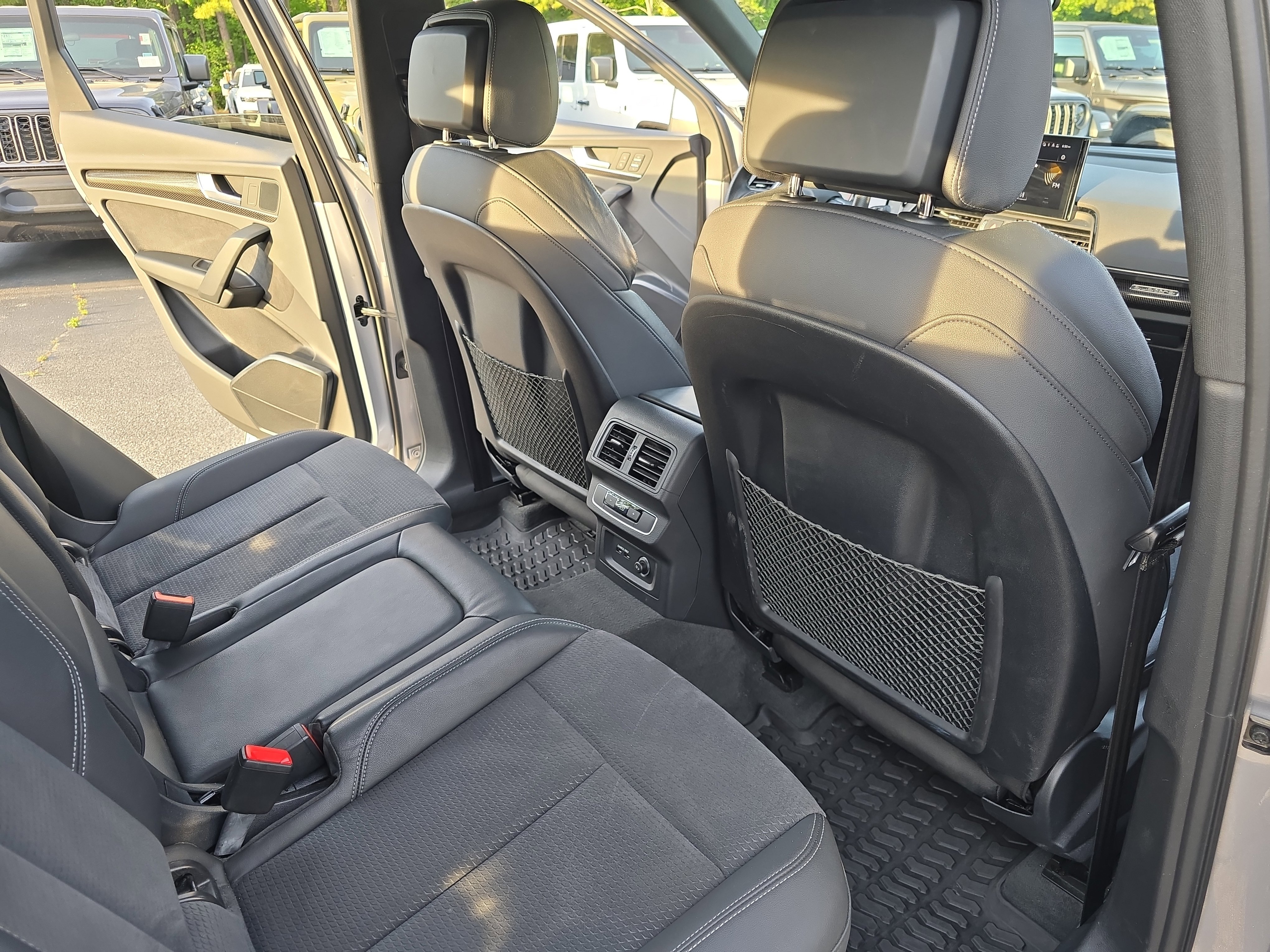 Used 2022 Audi SQ5 Premium image 11