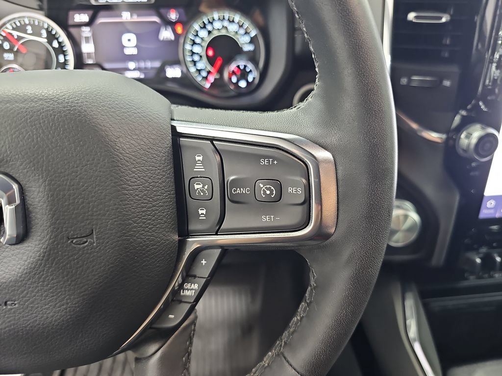 Used 2025 RAM 1500 Laramie AWD/4WD image 19