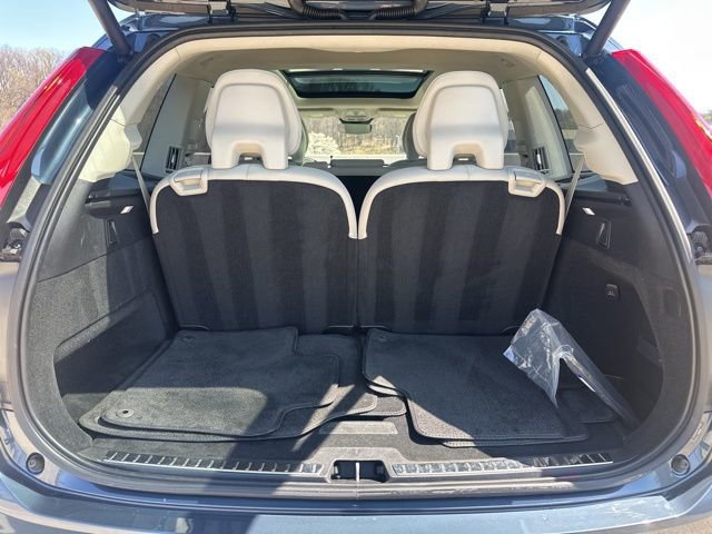Certified 2023 Volvo XC90 B6 Plus image 36