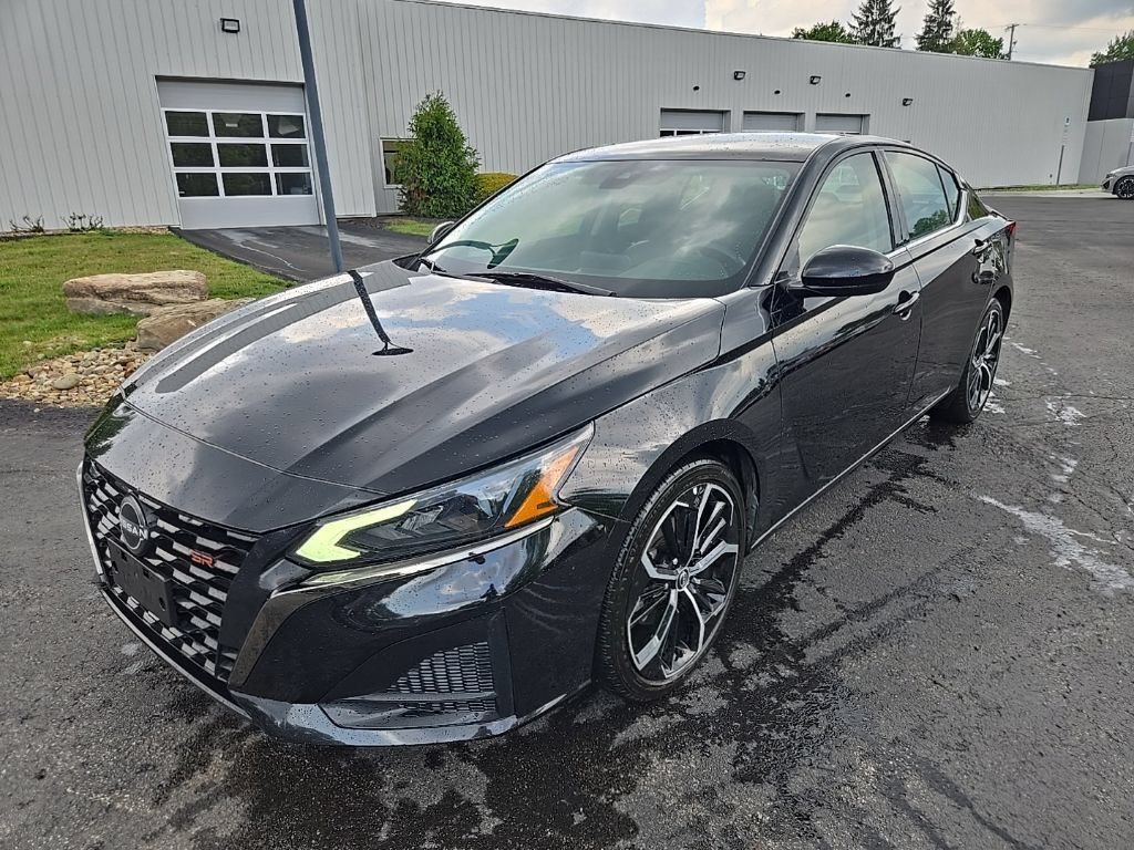 Used 2024 Nissan Altima 2.5 SR FWD image 11