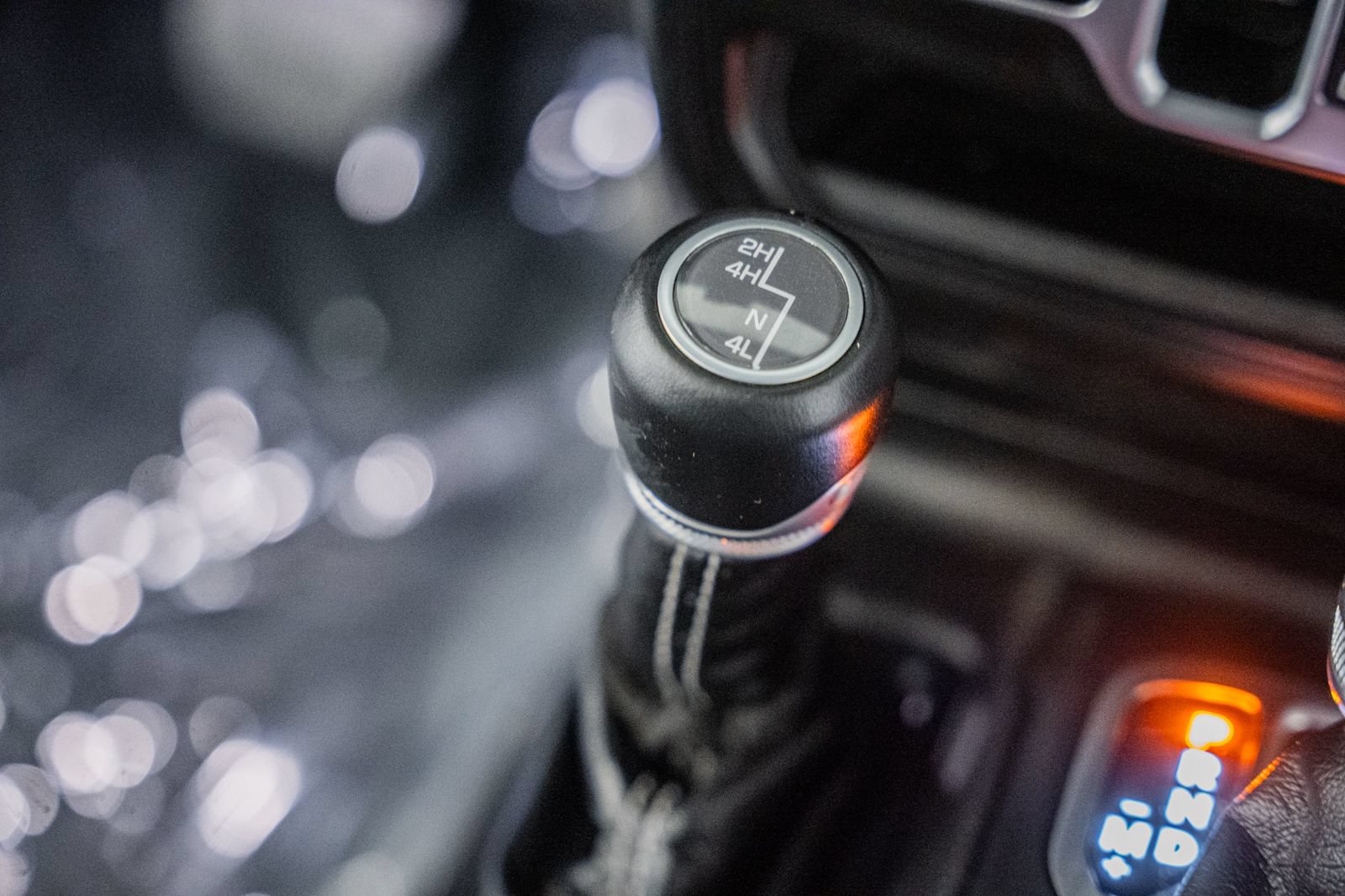 Used 2018 Jeep Wrangler Unlimited Sahara AWD/4WD image 32