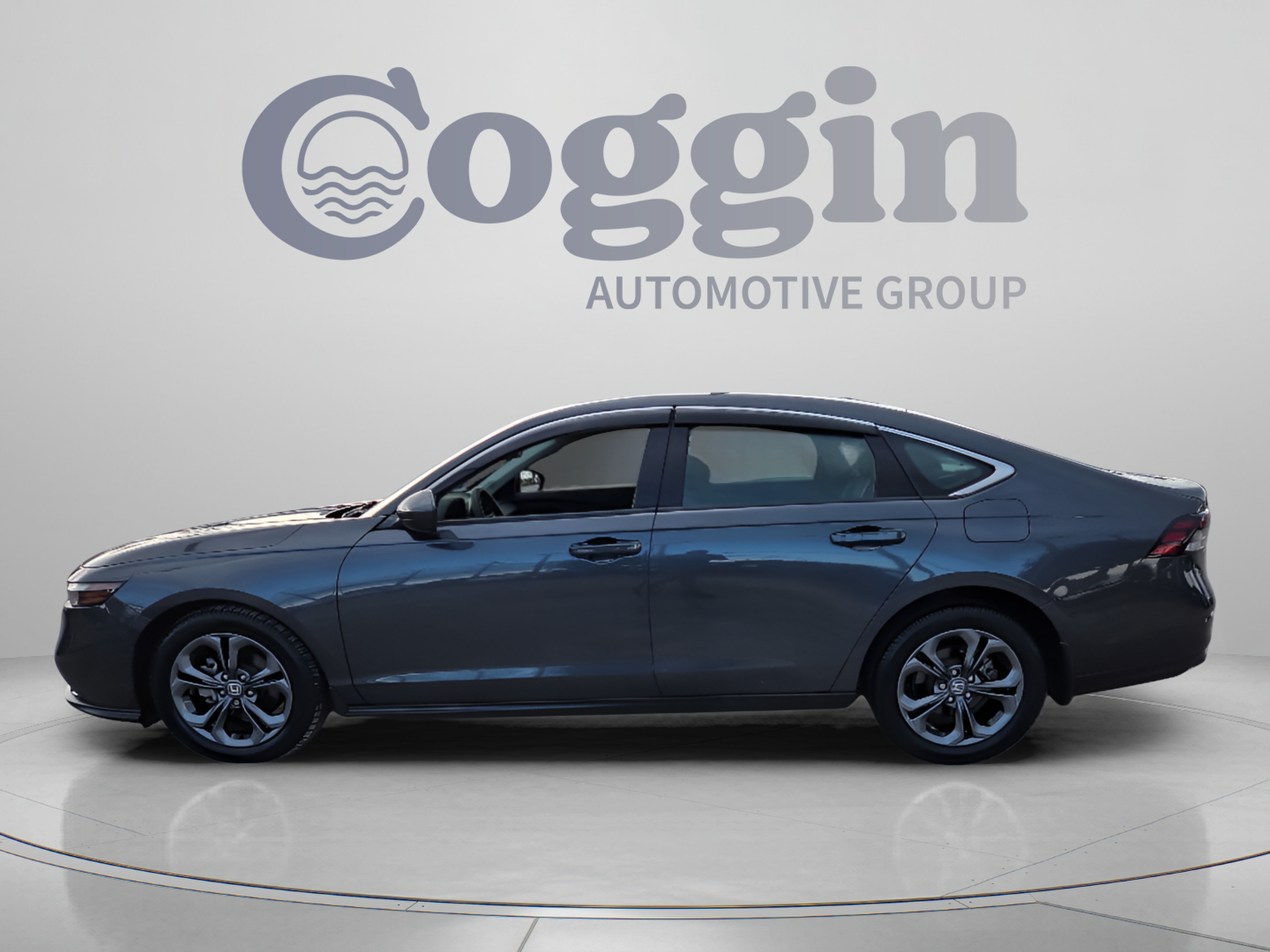 Used 2023 Honda Accord EX image 2