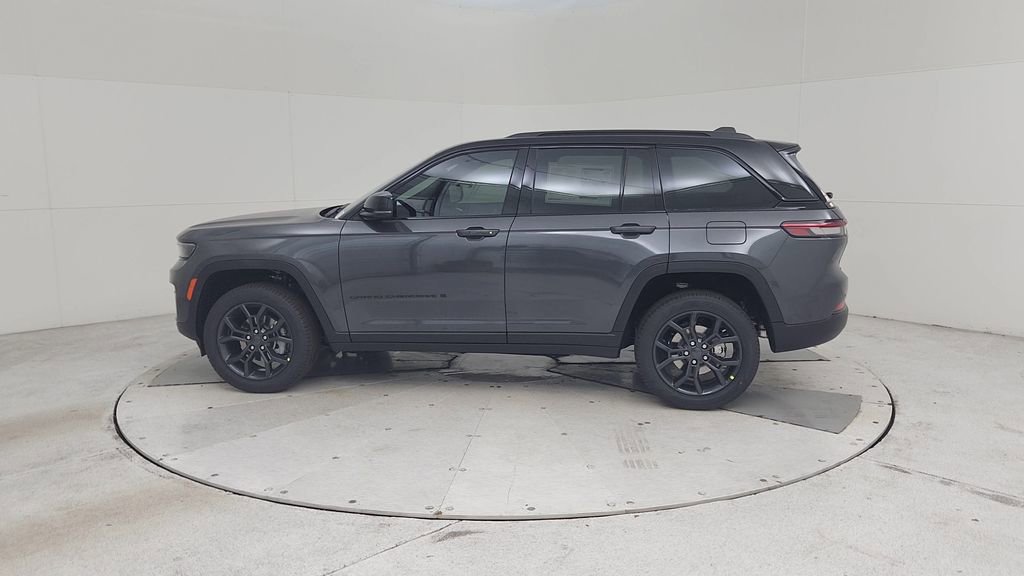 New 2025 Jeep Grand Cherokee Limited image 9
