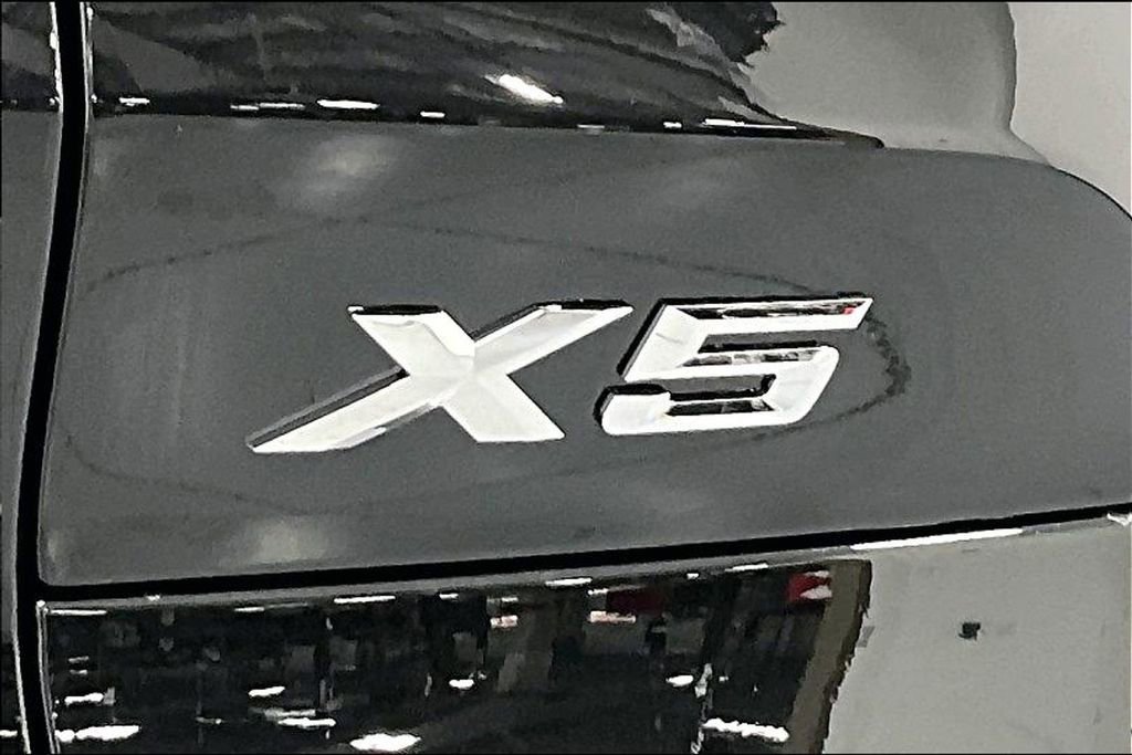 New 2026 BMW X5 xDrive40i w/ M Sport Package image 32