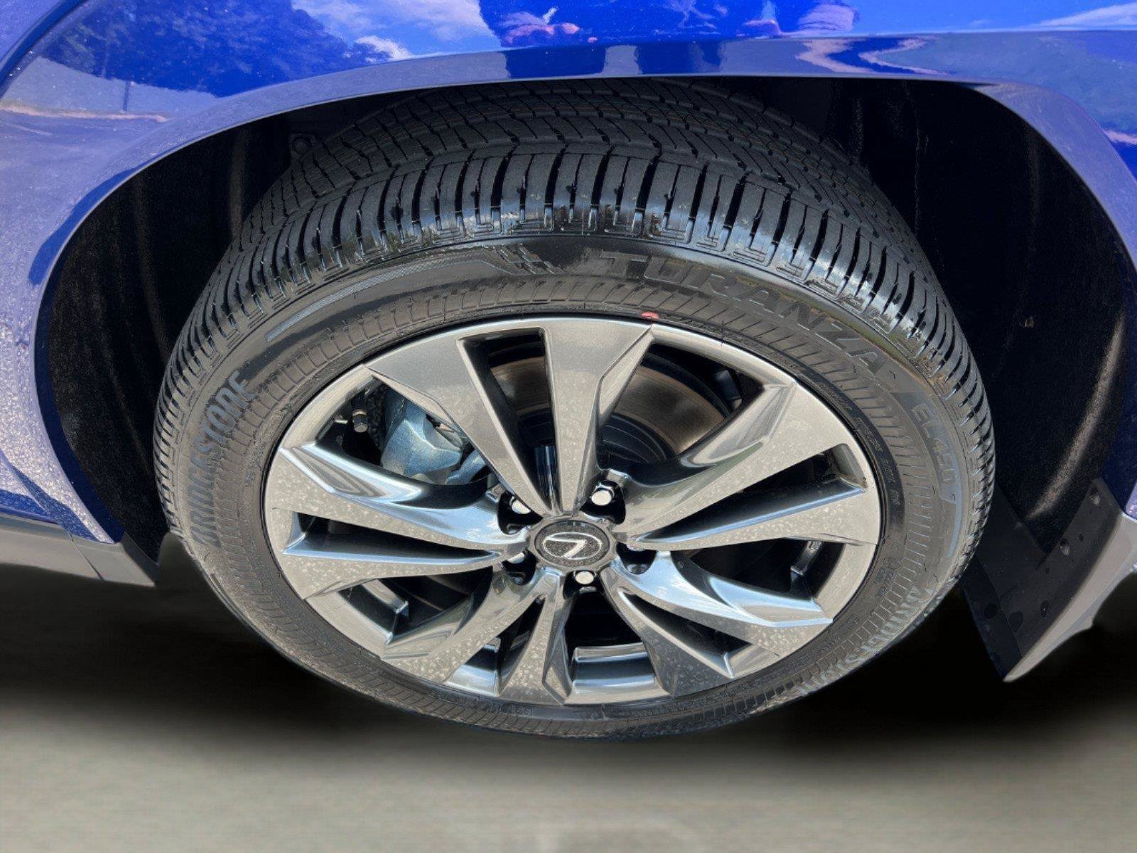 New 2026 Lexus UX 300h FWD image 25