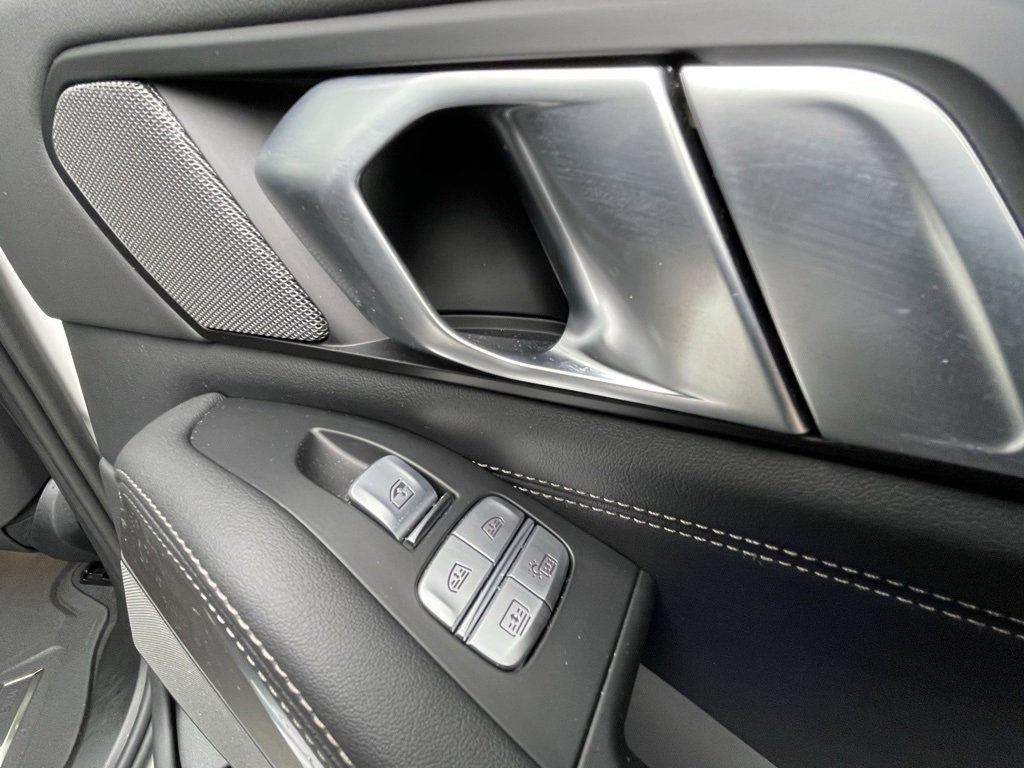 Used 2025 BMW X7 xDrive40i w/ M Sport Package image 17