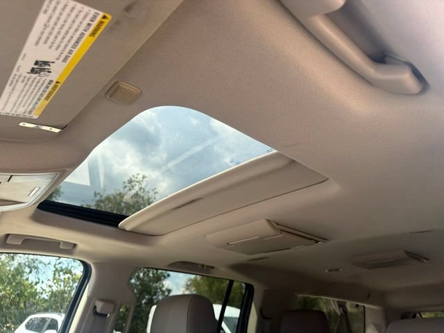 Used 2016 Chevrolet Suburban LT w/ Luxury Package RWD image 18