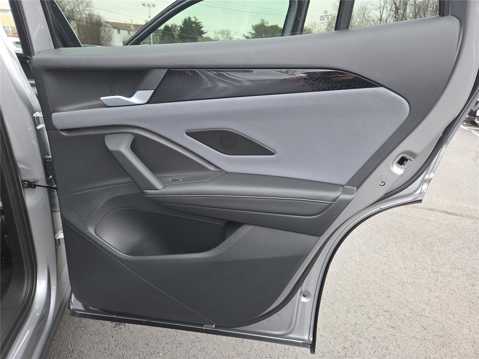 New 2026 Volkswagen Tiguan SE image 30