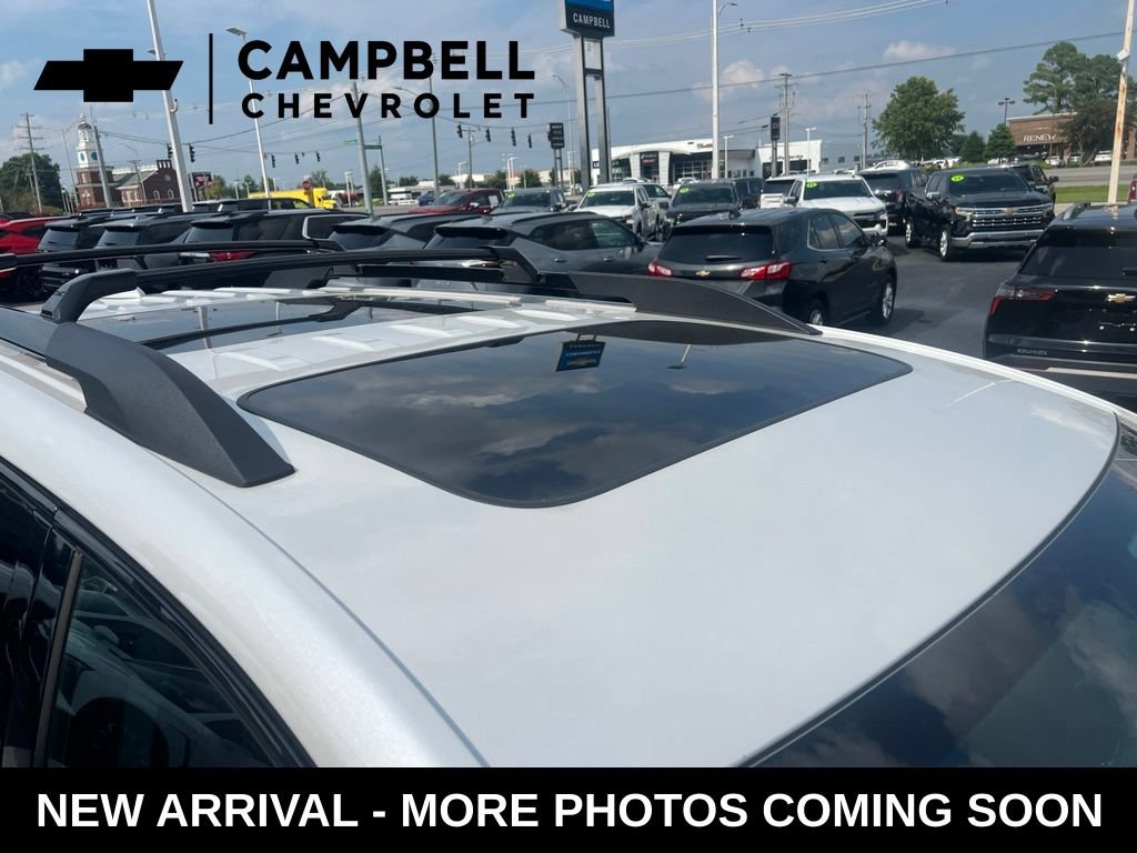 Used 2023 GMC Acadia AT4 w/ LPO, Floor Liner Package AWD/4WD image 11