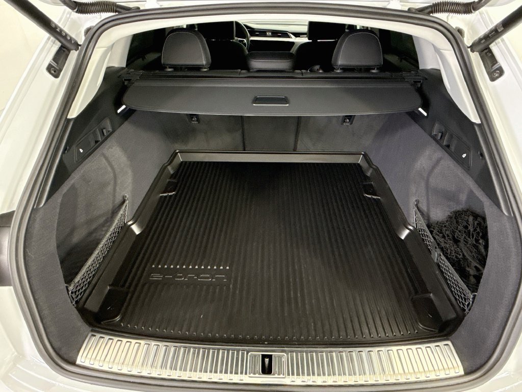 Certified 2024 Audi Q8 e-tron Prestige AWD/4WD image 27