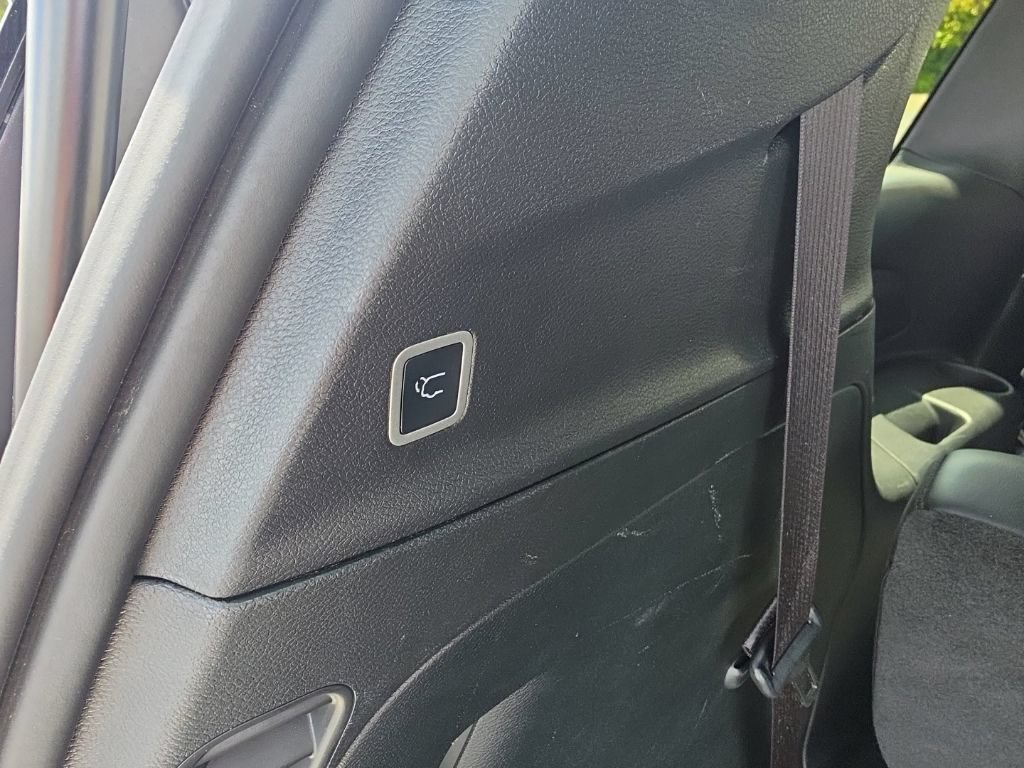 Used 2025 Chrysler Pacifica Select FWD image 13