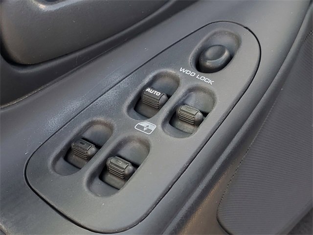 Used 2002 Dodge Intrepid ES image 12