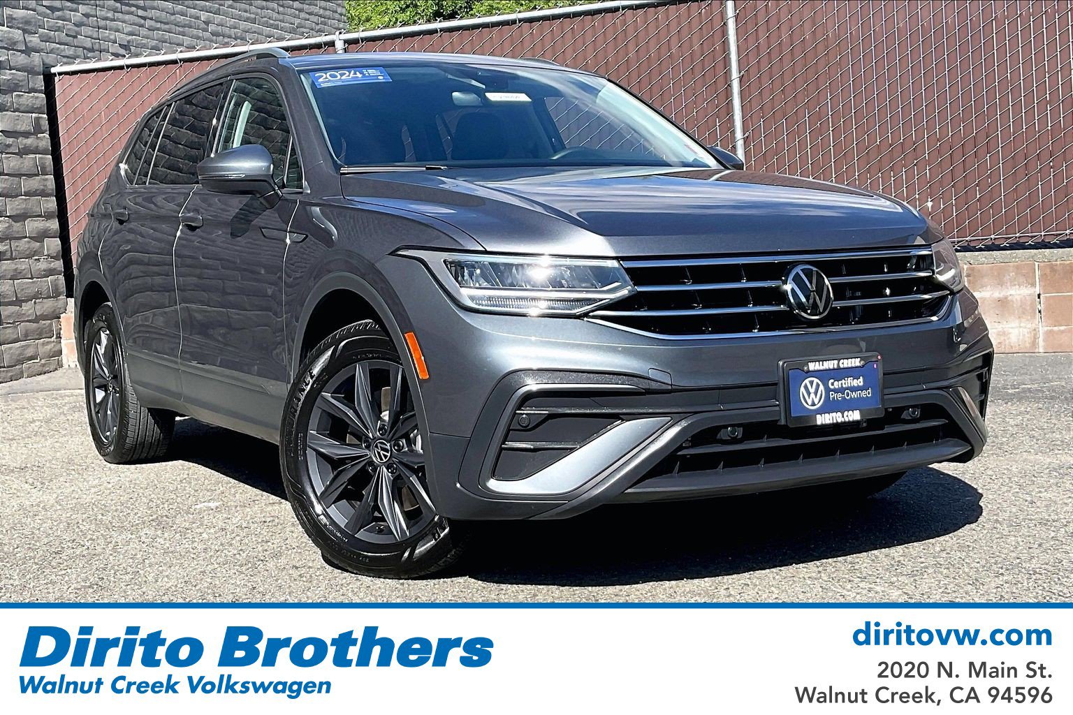 Certified 2024 Volkswagen Tiguan SE w/ Panoramic Sunroof Package FWD image 1