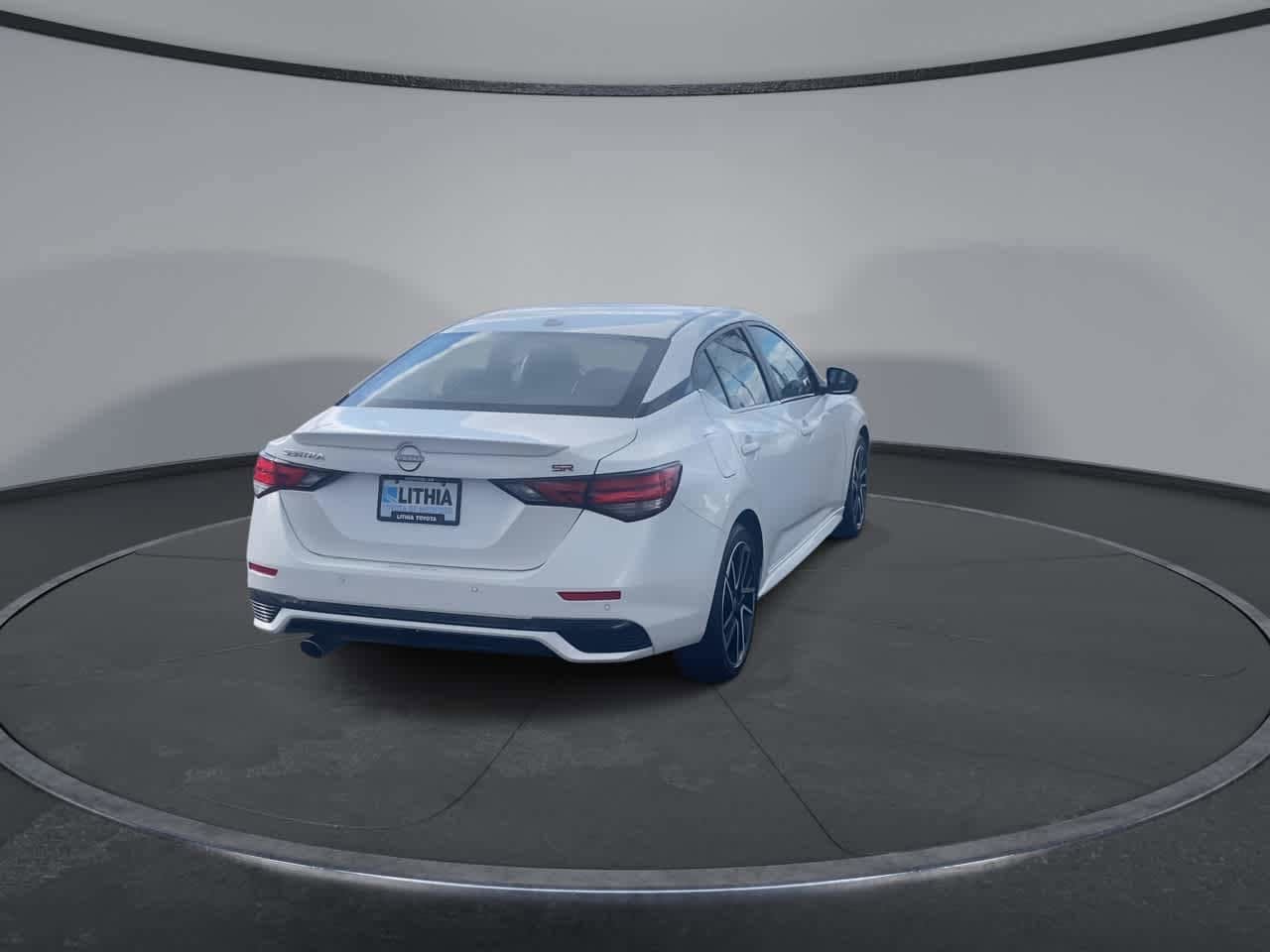 Used 2025 Nissan Sentra SR w/ SR Premium Package FWD image 9