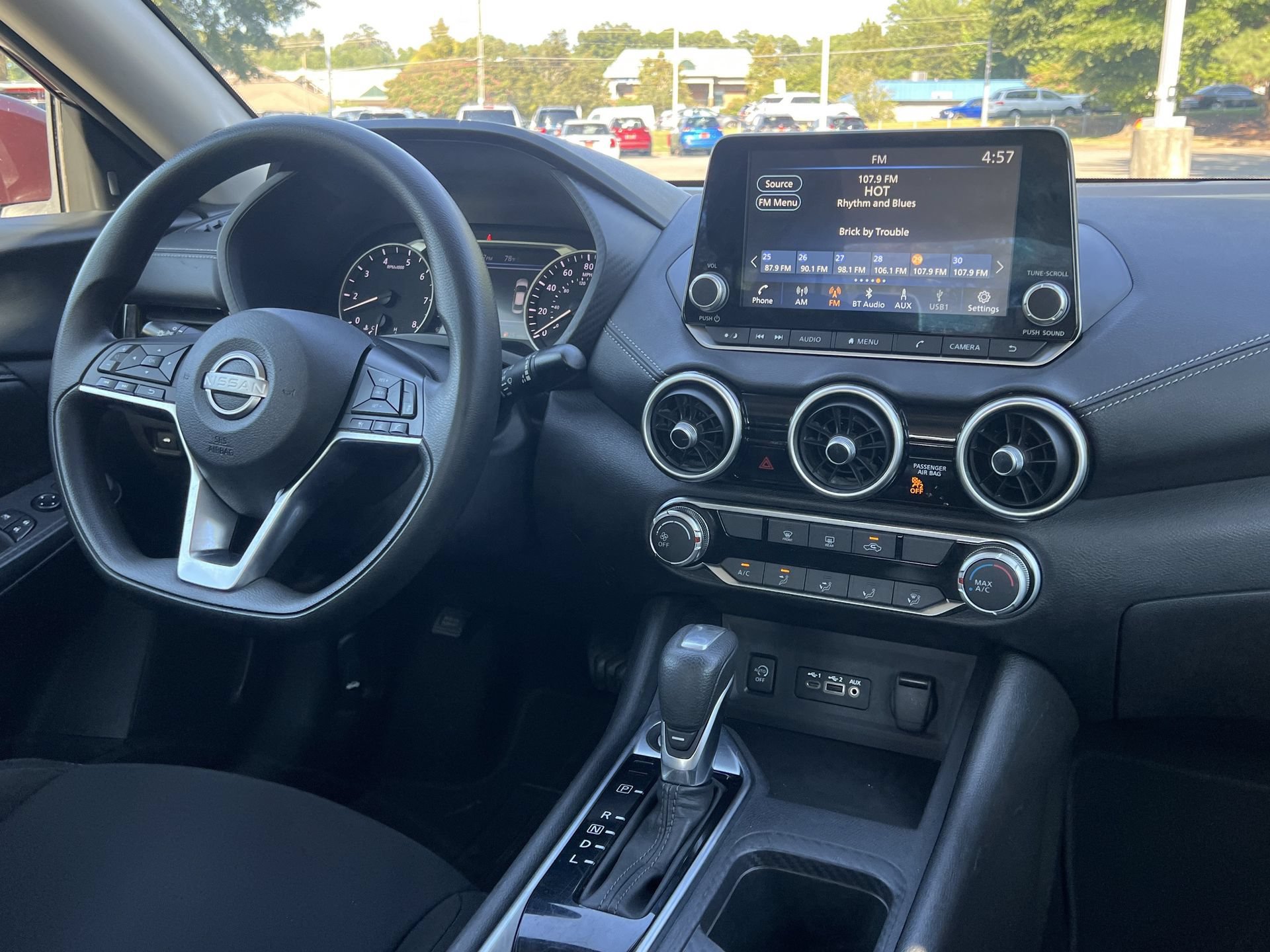 Used 2024 Nissan Sentra SV FWD image 3