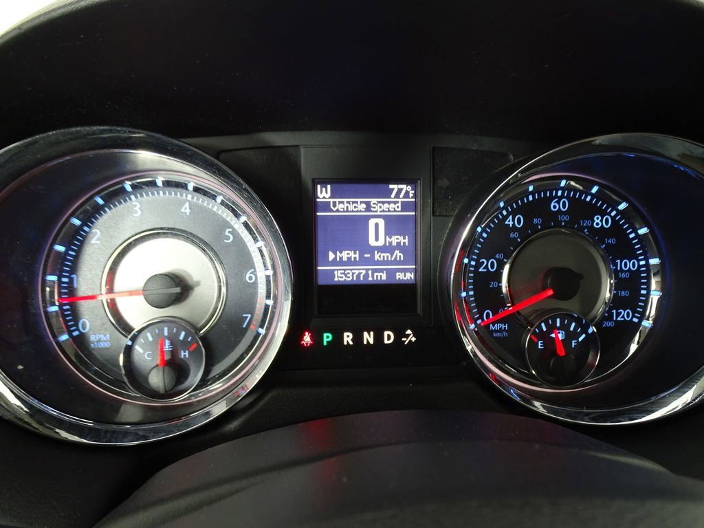 Used 2014 Chrysler Town & Country Touring-L w/ Driver Convenience Group image 25