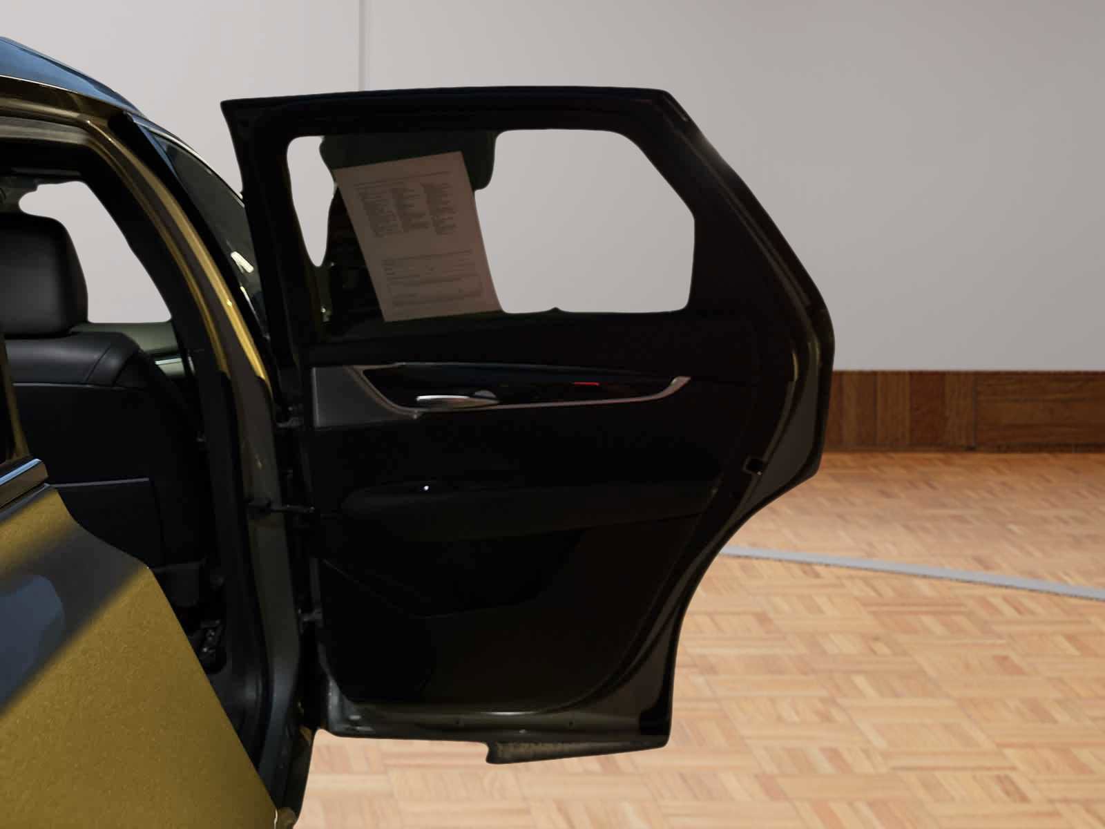 Used 2025 Cadillac XT5 Premium Luxury image 13