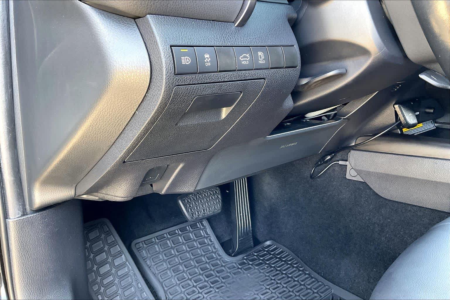 Used 2021 Toyota Camry XSE FWD image 35