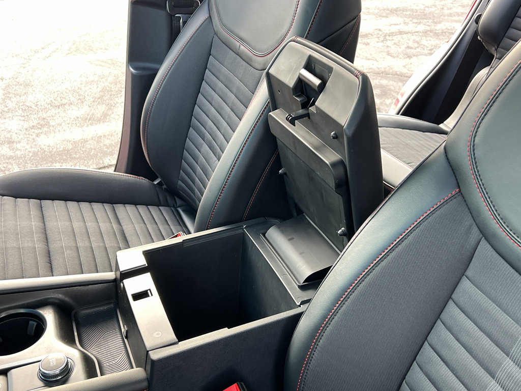 Used 2025 Ford Explorer ST-Line w/ ST-Line Street Pack image 18