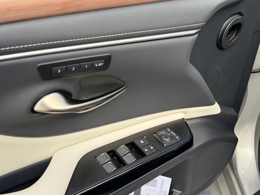 Certified 2025 Lexus ES 350 w/ Premium Package image 13