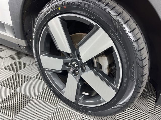 Used 2024 Hyundai Santa Fe Limited FWD image 16