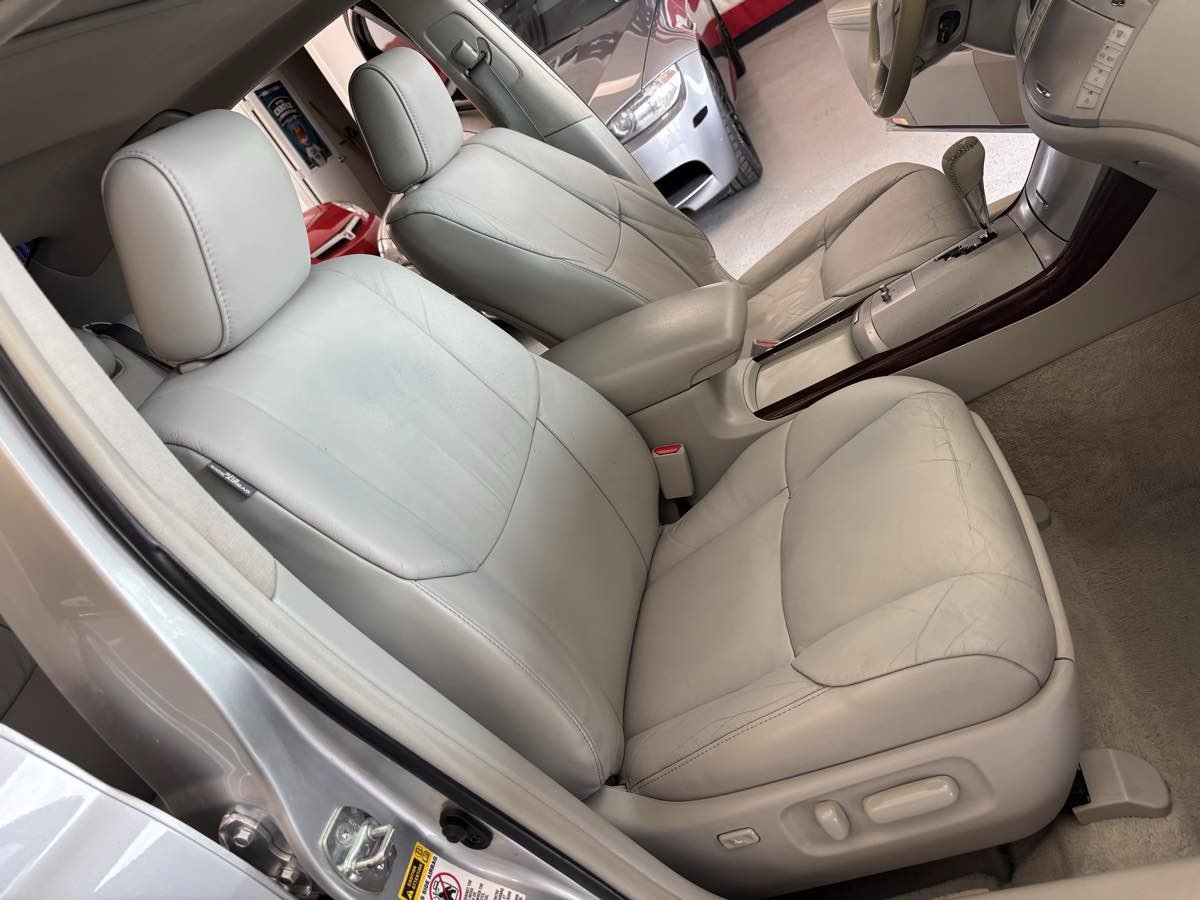 Used 2009 Toyota Avalon XLS FWD image 16