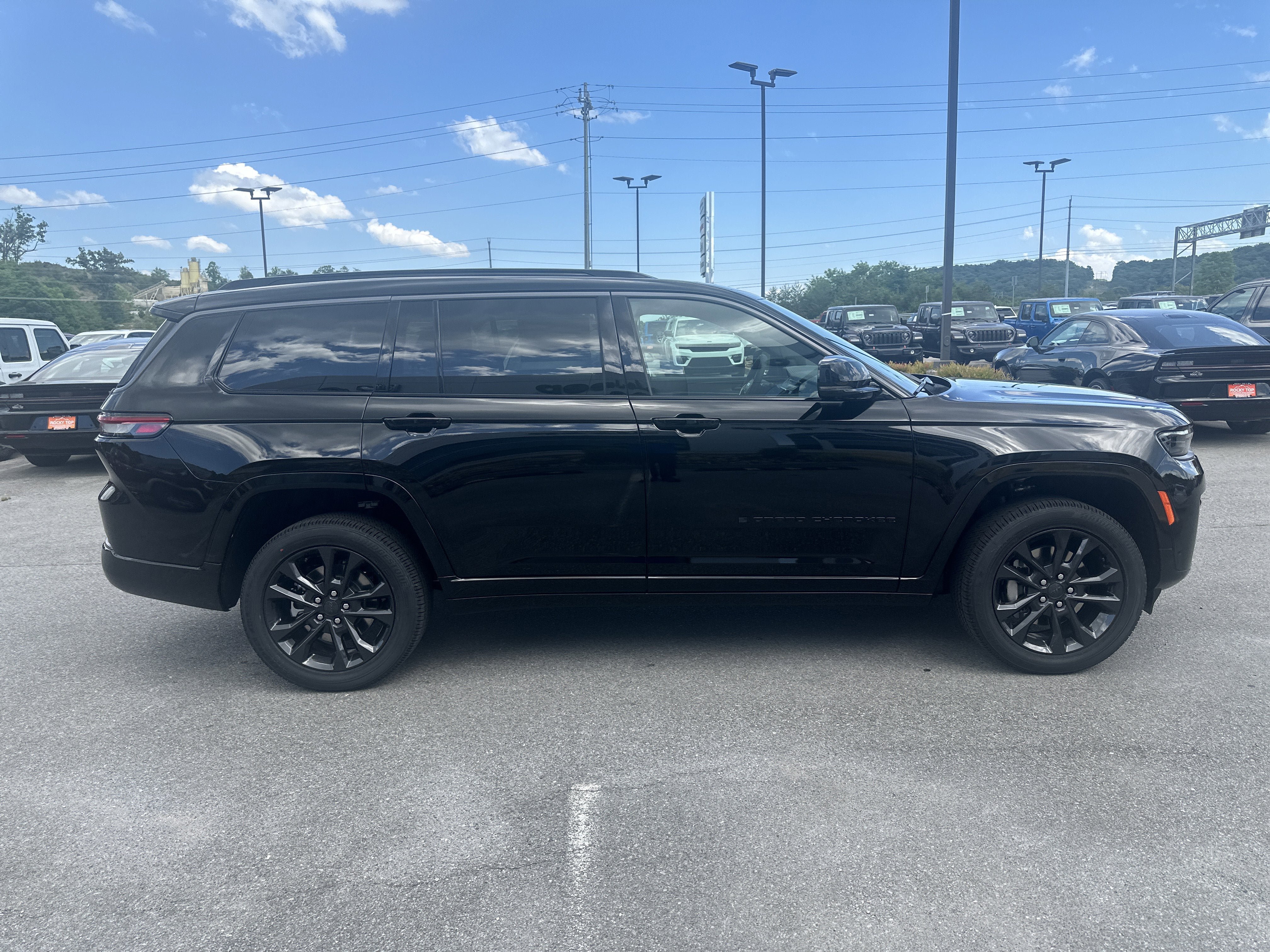 New 2026 Jeep Grand Cherokee L Limited AWD/4WD image 5