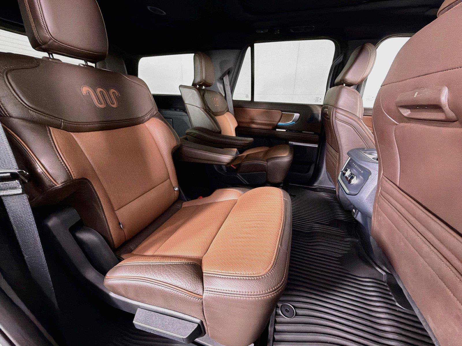 Used 2025 Ford Expedition King Ranch AWD/4WD image 30