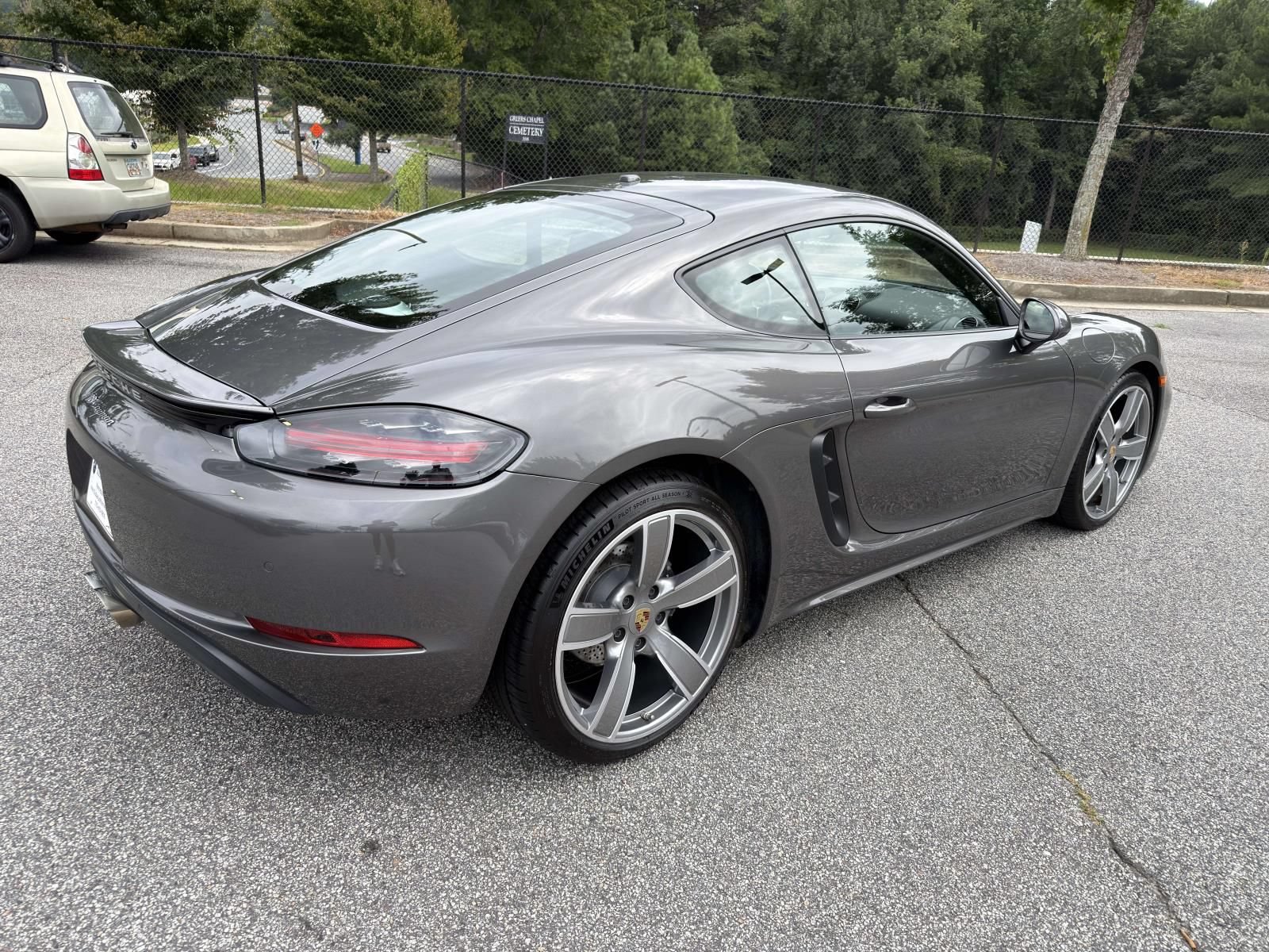 Used 2024 Porsche 718 Cayman RWD image 7