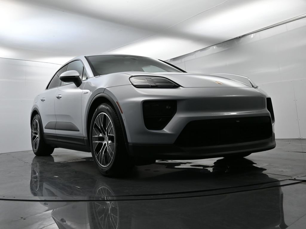 Certified 2025 Porsche Macan Electric image 55