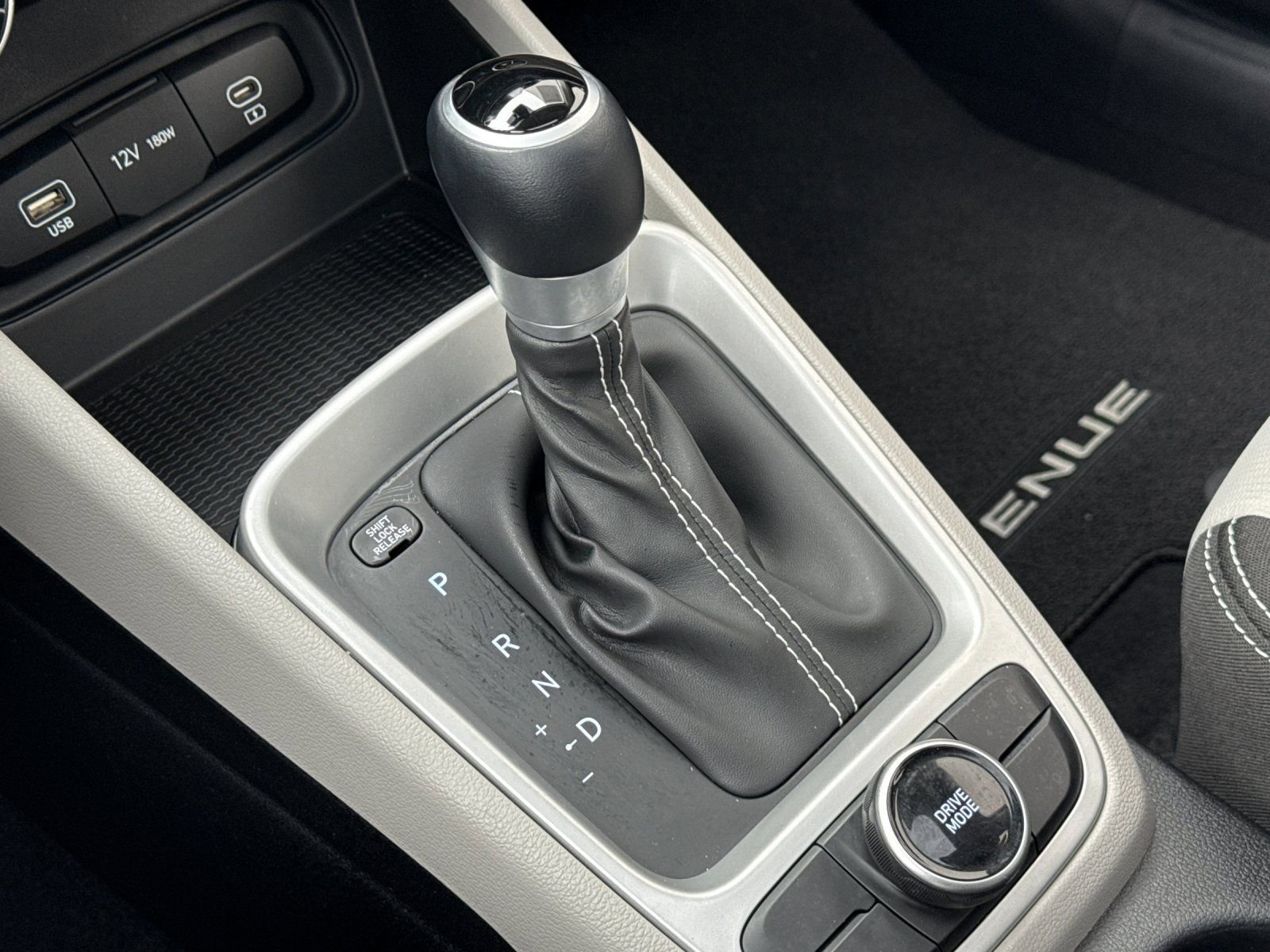 Certified 2024 Hyundai Venue SEL image 22