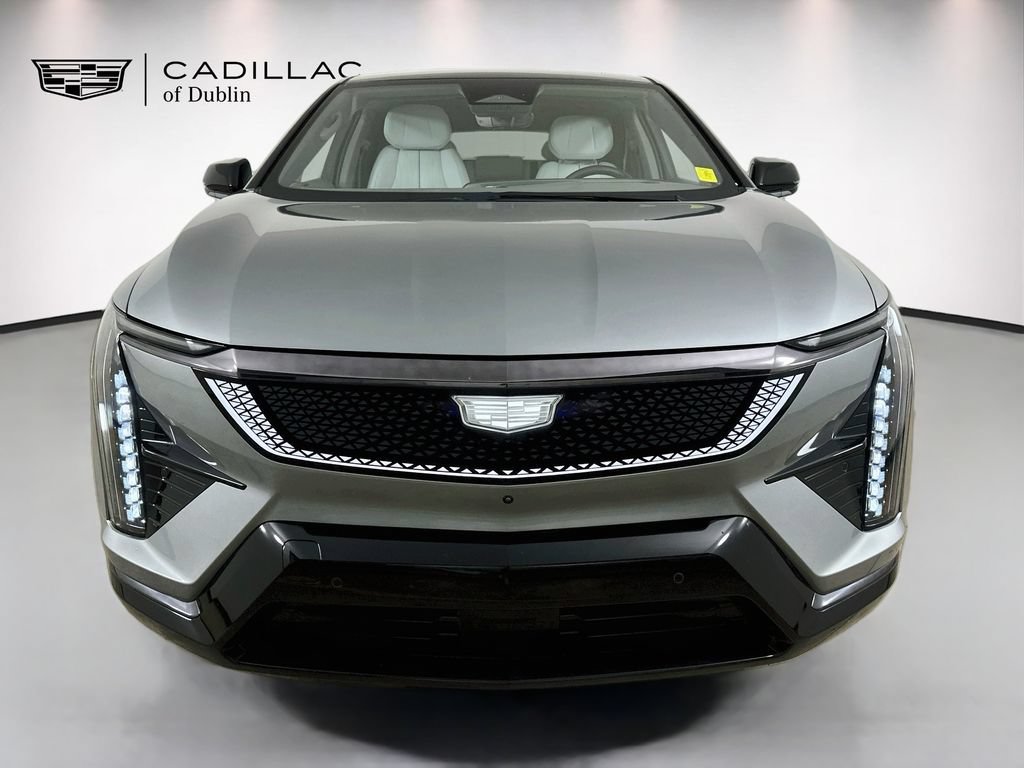 Certified 2025 Cadillac Optiq Sport 2 AWD/4WD image 2