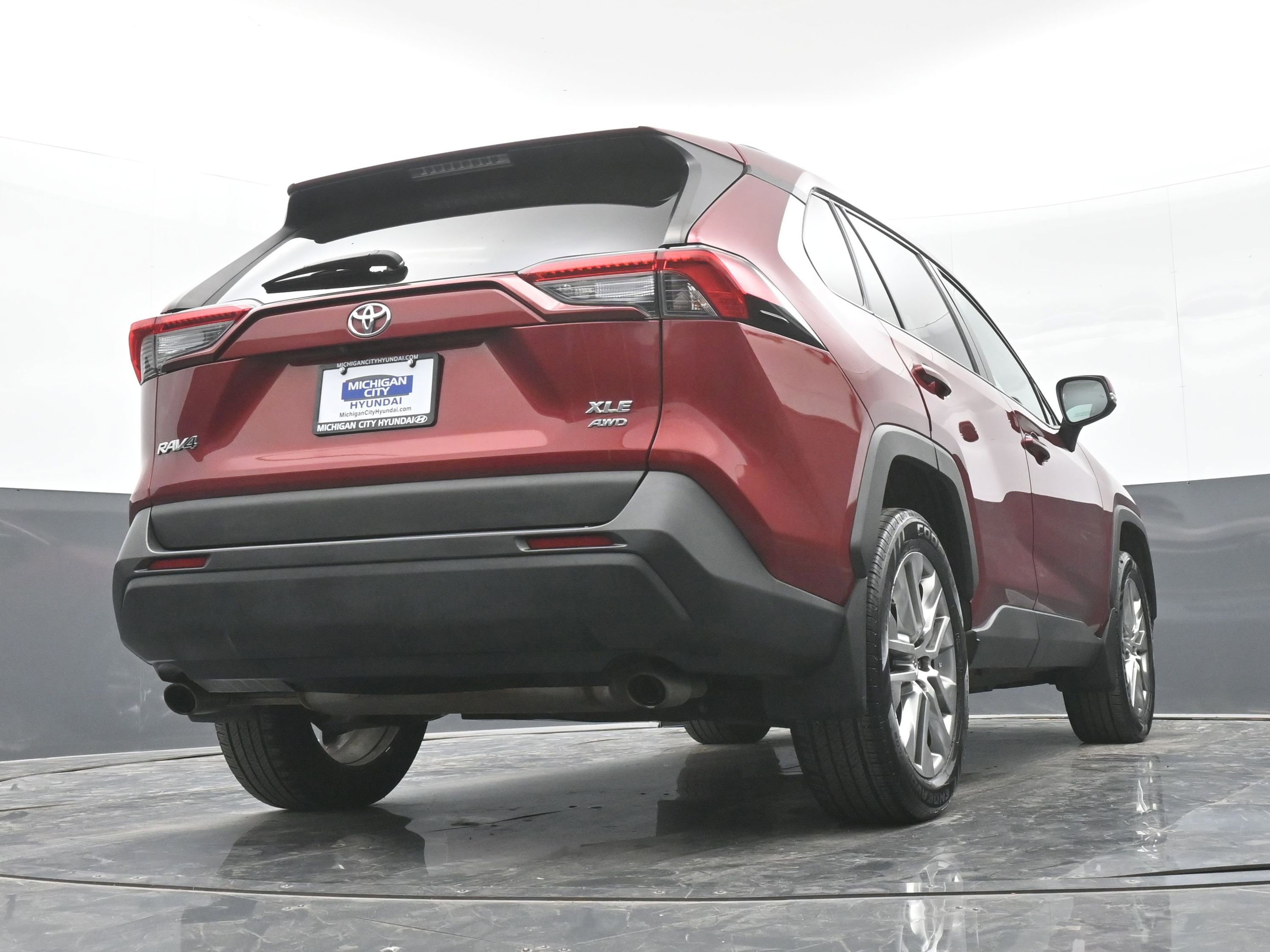 Used 2021 Toyota RAV4 XLE Premium image 39