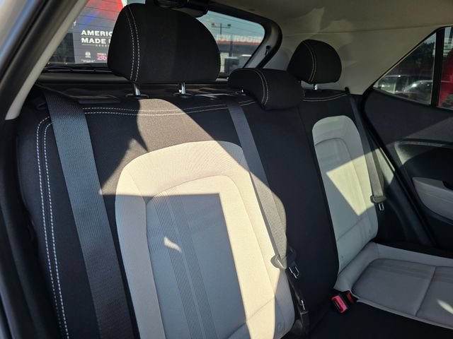 Used 2025 Hyundai Venue SEL FWD image 38